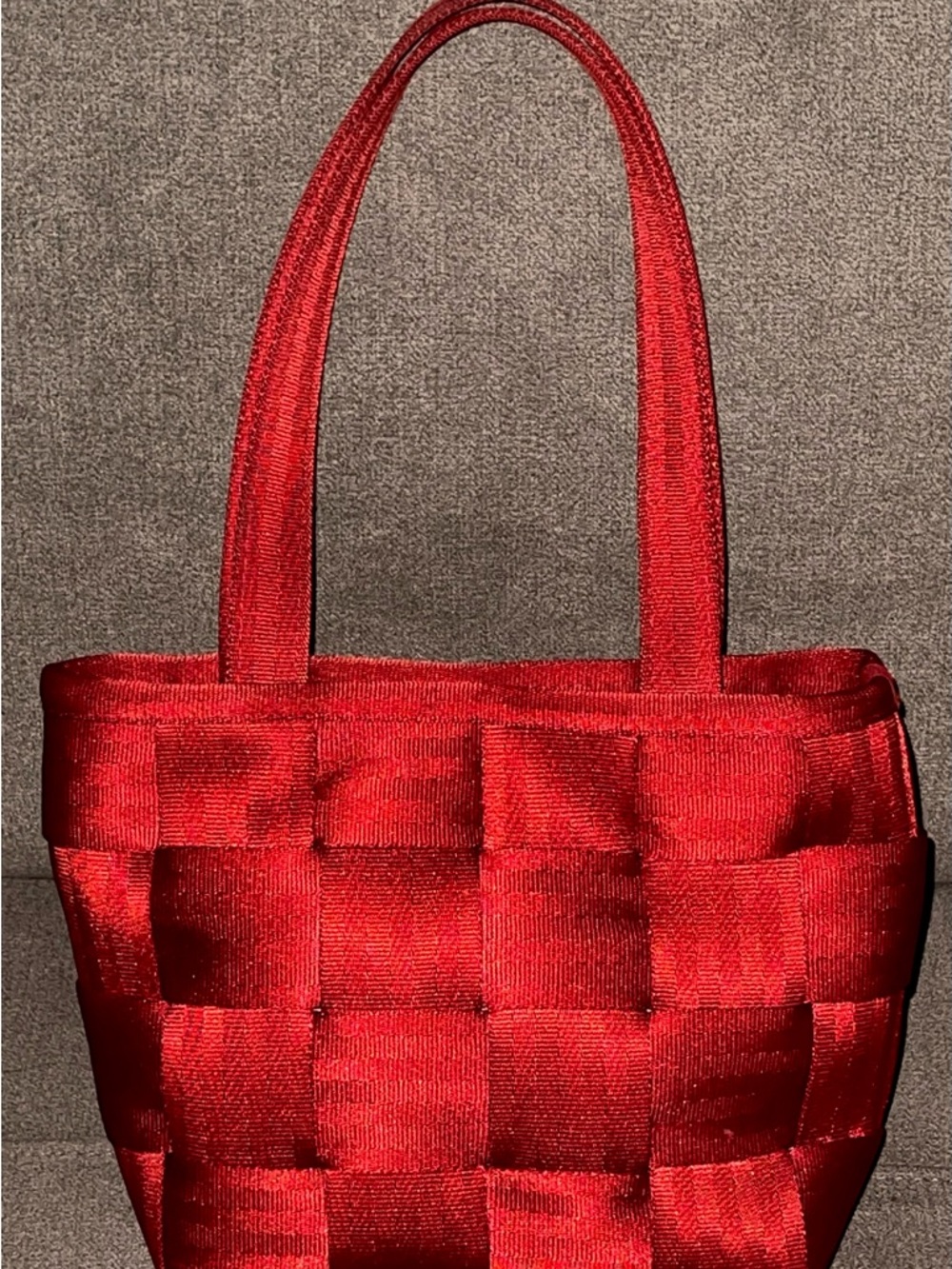 NWOT! HARVEYS CALIFORNIA THE ORIGINAL SEATBELT VINTAGE SCARLET MINI BAG PURSE